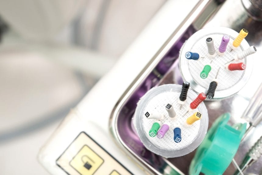 Projeto de Lei exige cirurgião-dentista nas empresas que vendem produtos odontológicos
